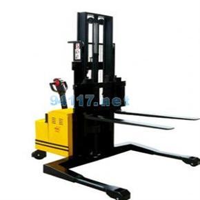 CTD15 1.5T-1.6M堆高車載重1.5噸，提升1.6米