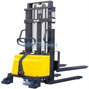 CTD1553 1.5T-5.5M堆高車載重1.5噸，提升1.5米